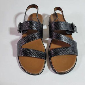 Naturalizer black embossed strappy buckle sandals 6 nwt
